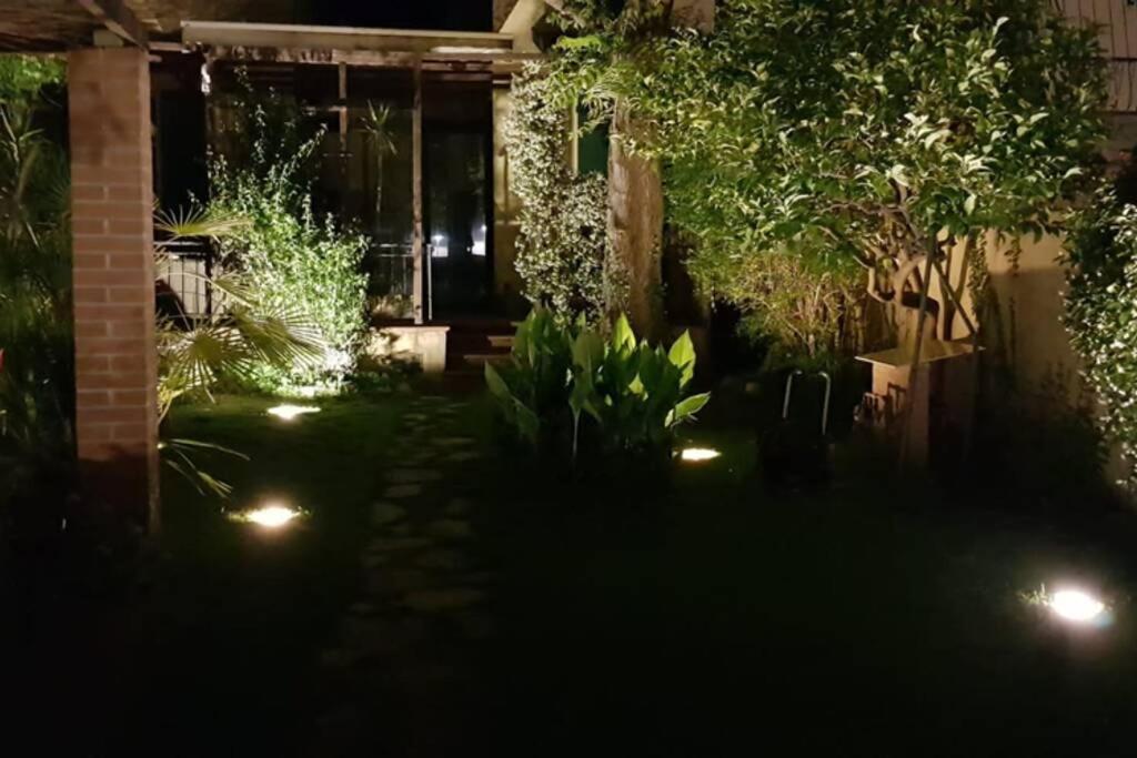 La Casa Con Piscina Riscaldata Interna Anna Luxury Garden Pisa Exterior foto