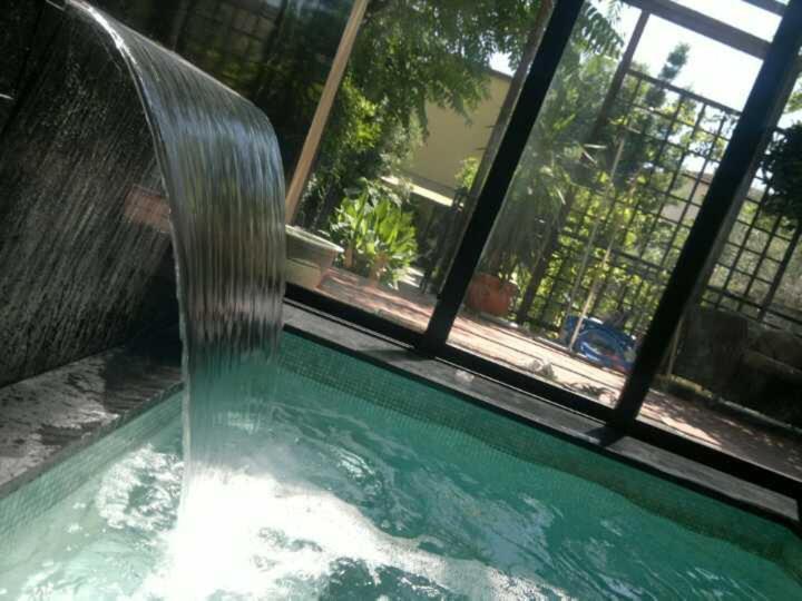 La Casa Con Piscina Riscaldata Interna Anna Luxury Garden Pisa Exterior foto
